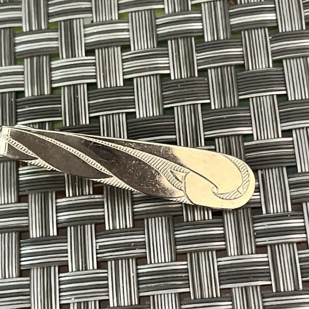 VINTAGE SILVERPLATE TIE CLIP CLASP ENGRAVED DESIGN 1.75” (D)